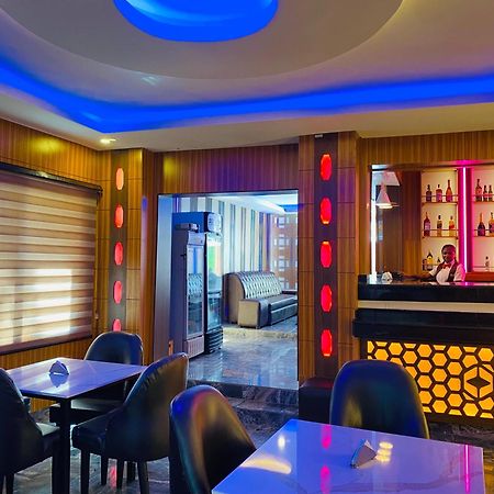 לגוס Presken Hotel @Oniru מראה חיצוני תמונה