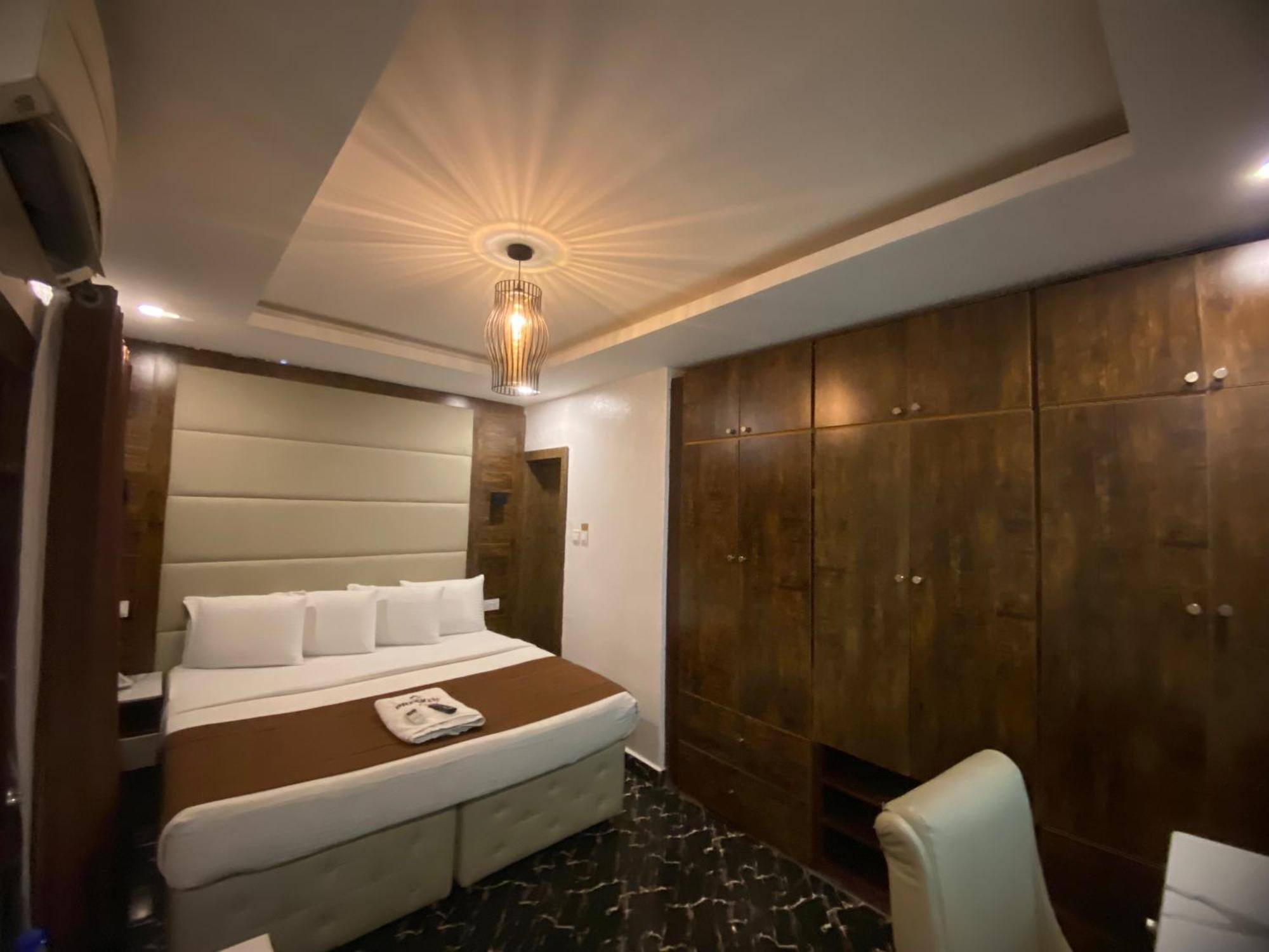 לגוס Presken Hotel @Oniru מראה חיצוני תמונה