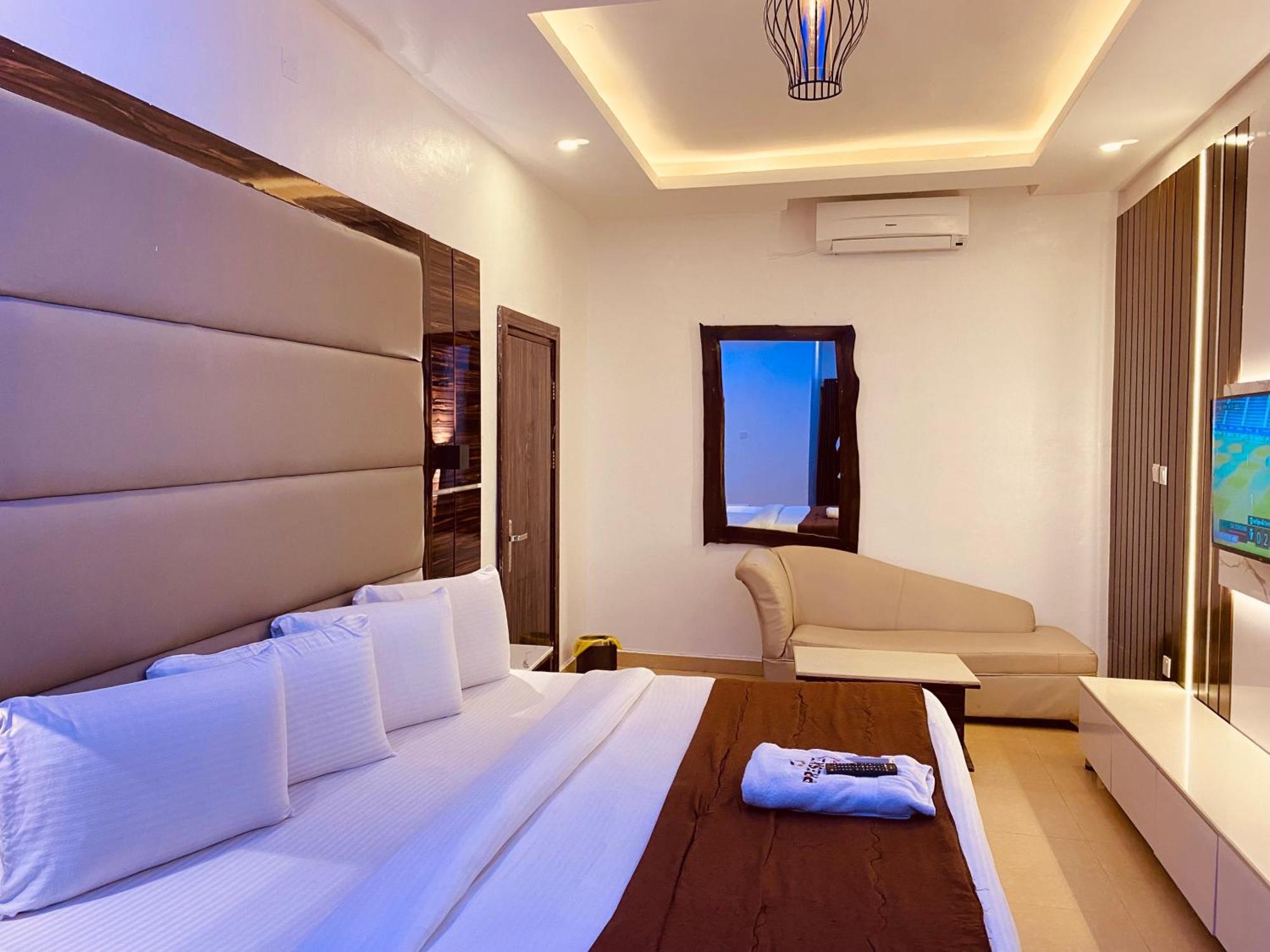 לגוס Presken Hotel @Oniru מראה חיצוני תמונה