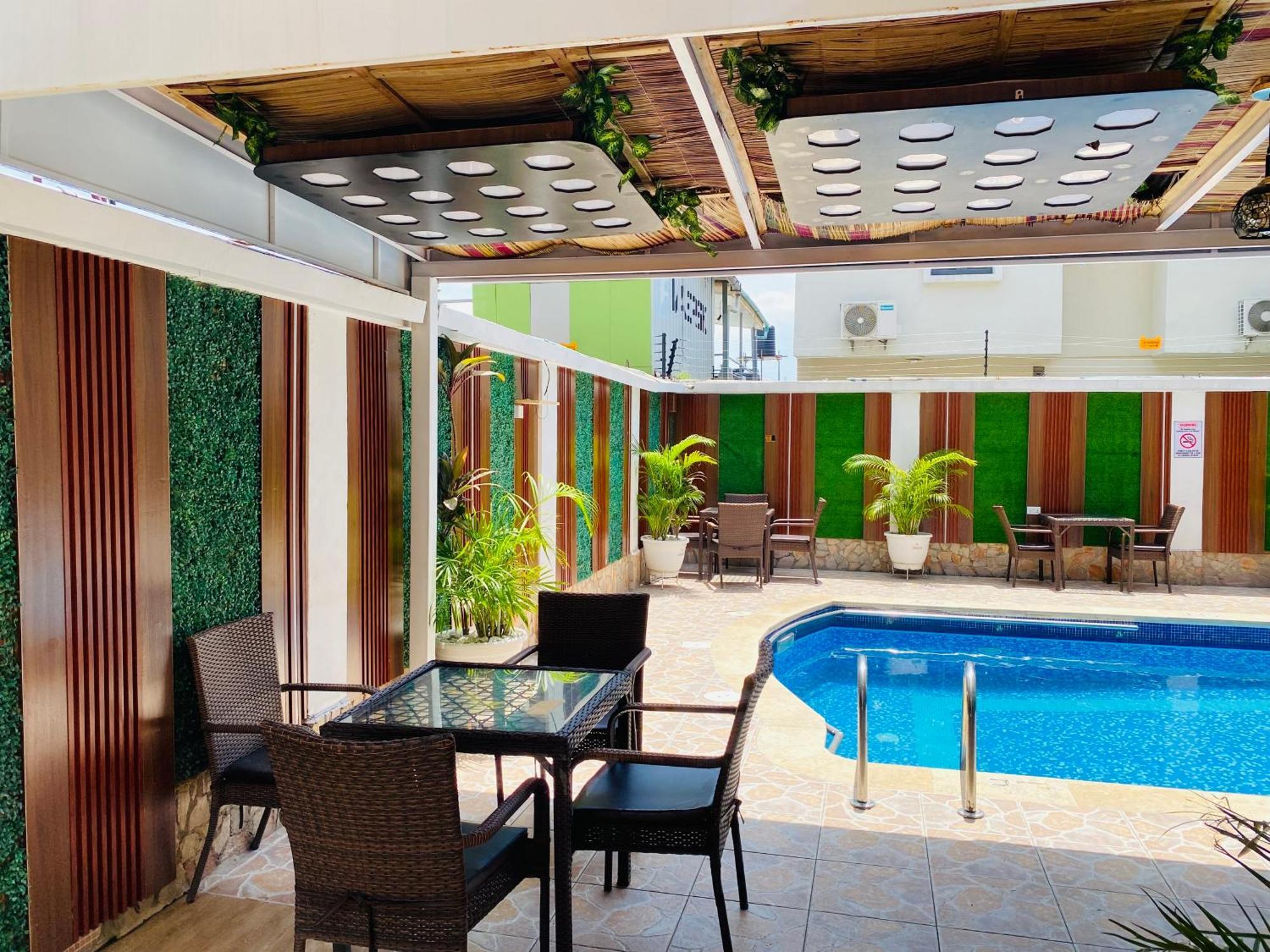 לגוס Presken Hotel @Oniru מראה חיצוני תמונה